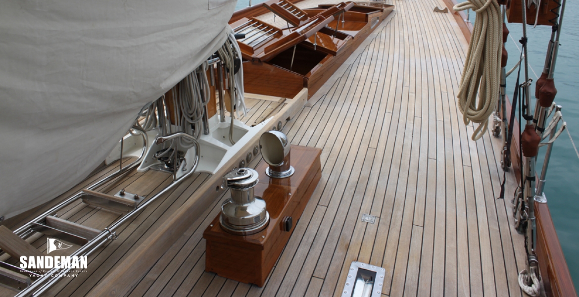 15Sideforedeck.jpg