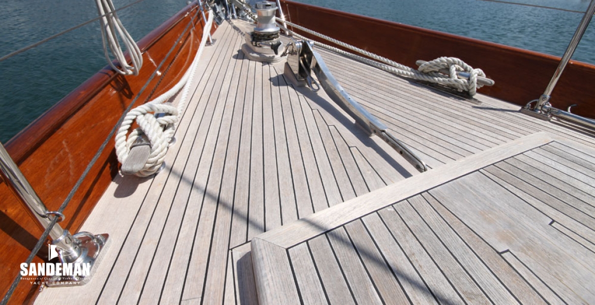 11Foredeck.jpg