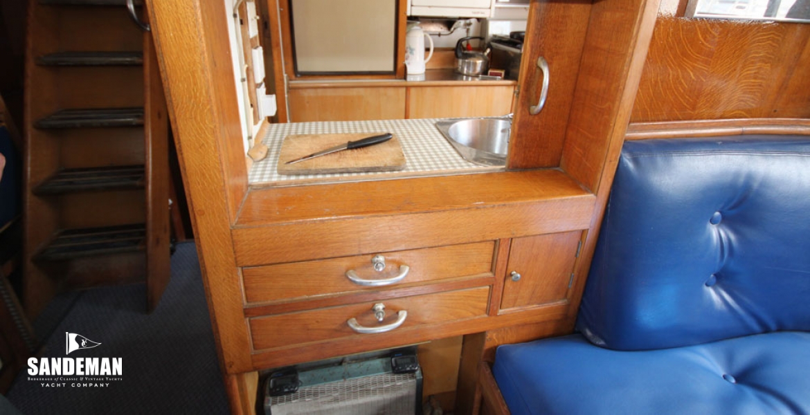 25Saloonandgalley.jpg