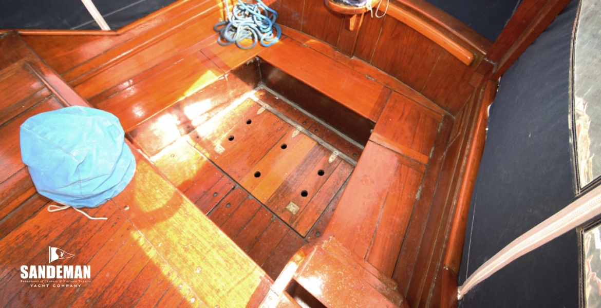 29Aftcockpit.jpg