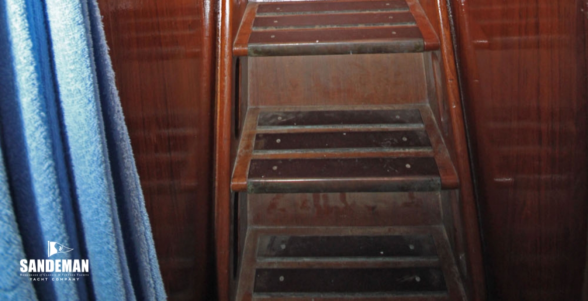 21Fwdcabintodeckhouse.jpg