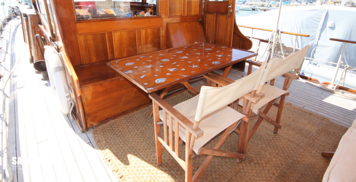 07Deckseating.jpg