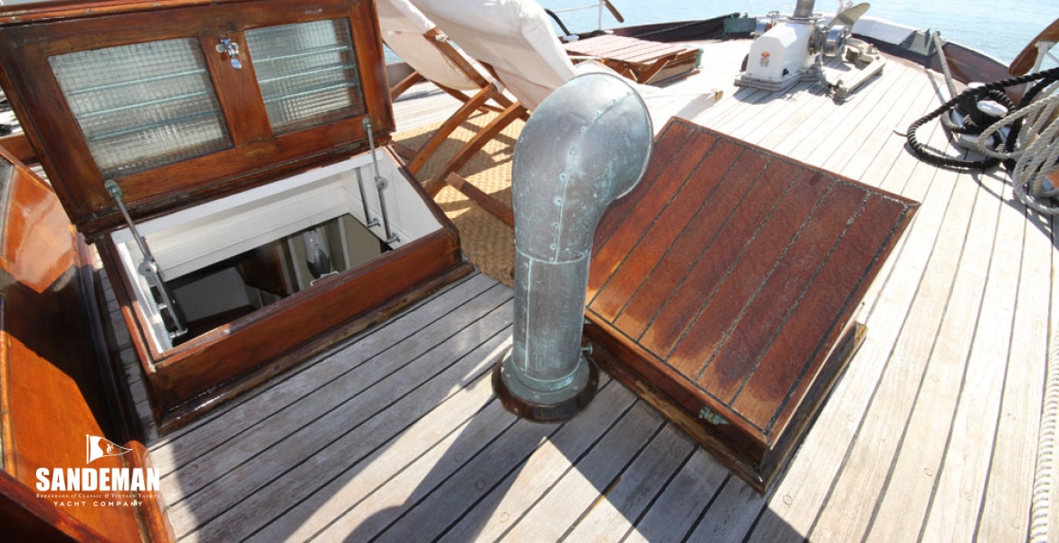 10Foredeckstbd.jpg