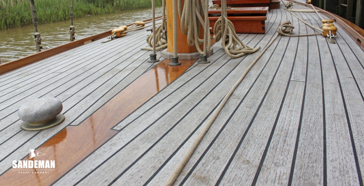 21 Foredeck v aft