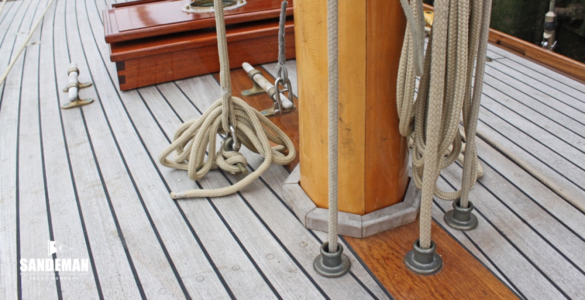 23 Mast v aft