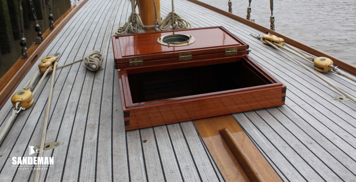 16 Fore hatch