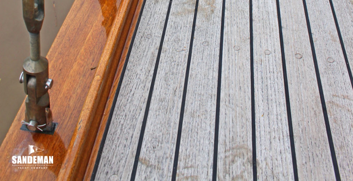 22 Side deck shrouds