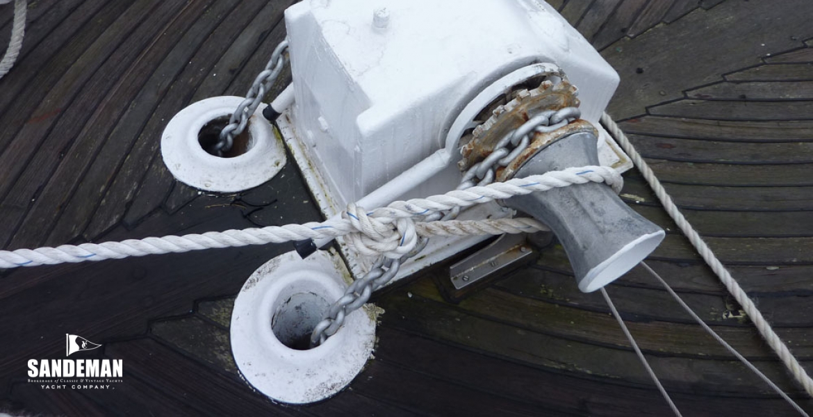 07Anchorwinch.jpg