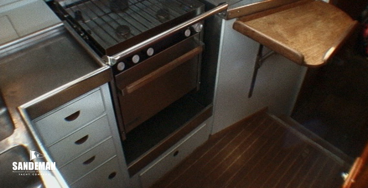 17 Galley1.JPG