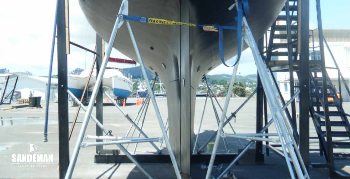39 Ashore transom.JPG