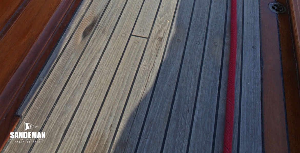 12Stbdsidedeckvfwd.jpg