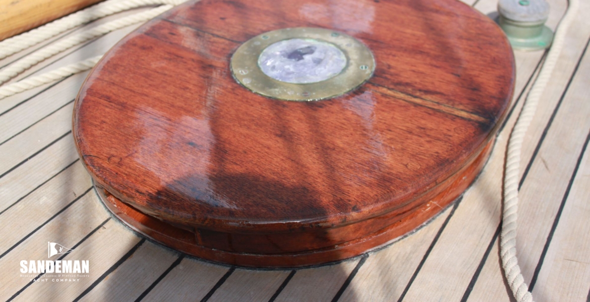 Foredeck detail