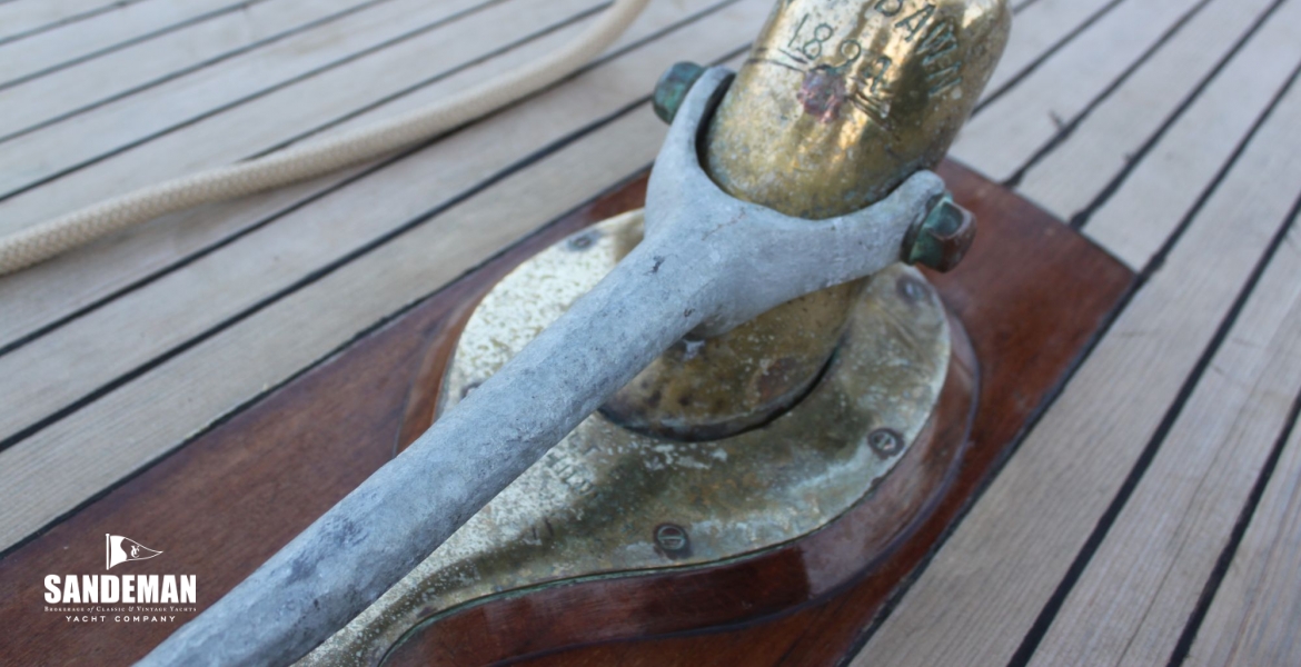 Tiller detail