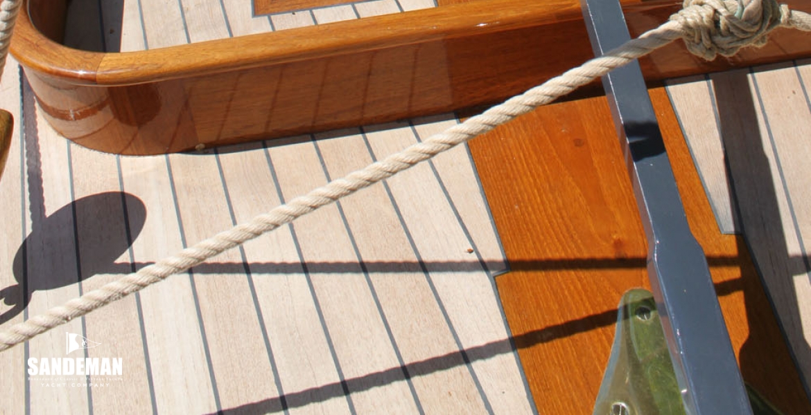 07Aftdeckfwd.jpg