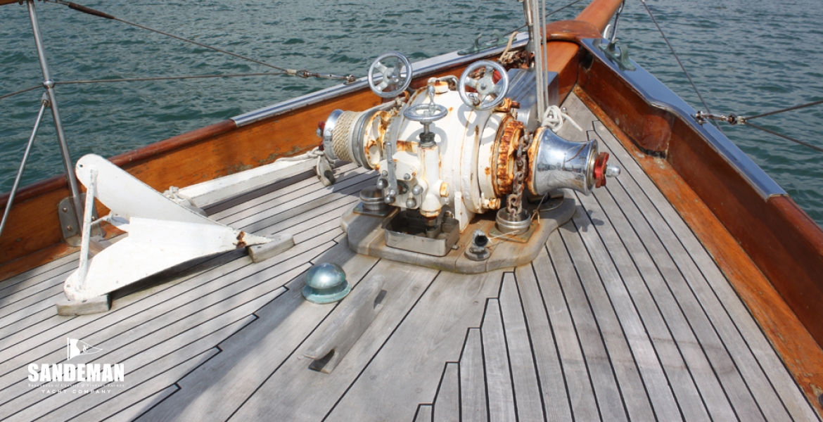 15Foredeck.jpg