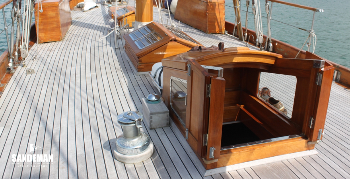 10Sidedeckvfwd.jpg