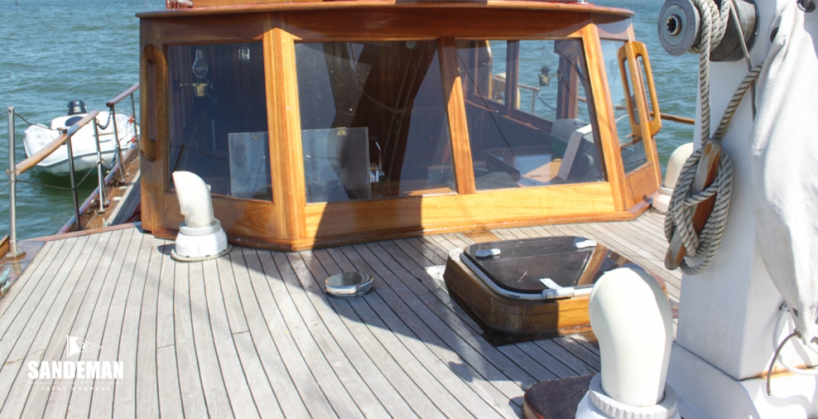 10Deckhouse.jpg
