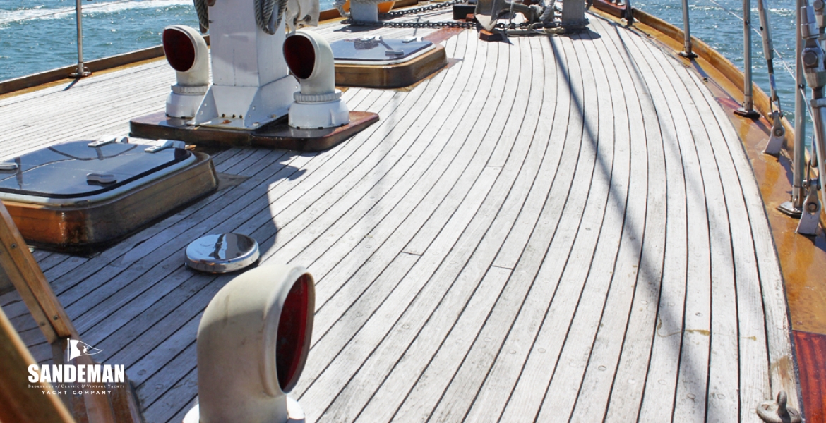 06Sidedeckfwd.jpg