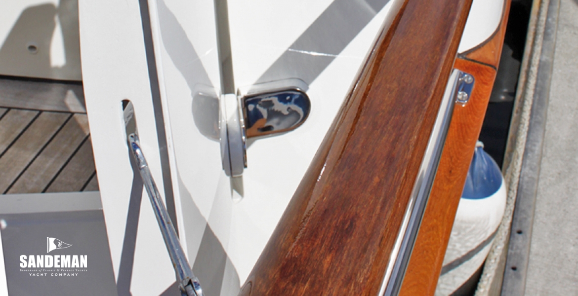 16 Side deck v aft