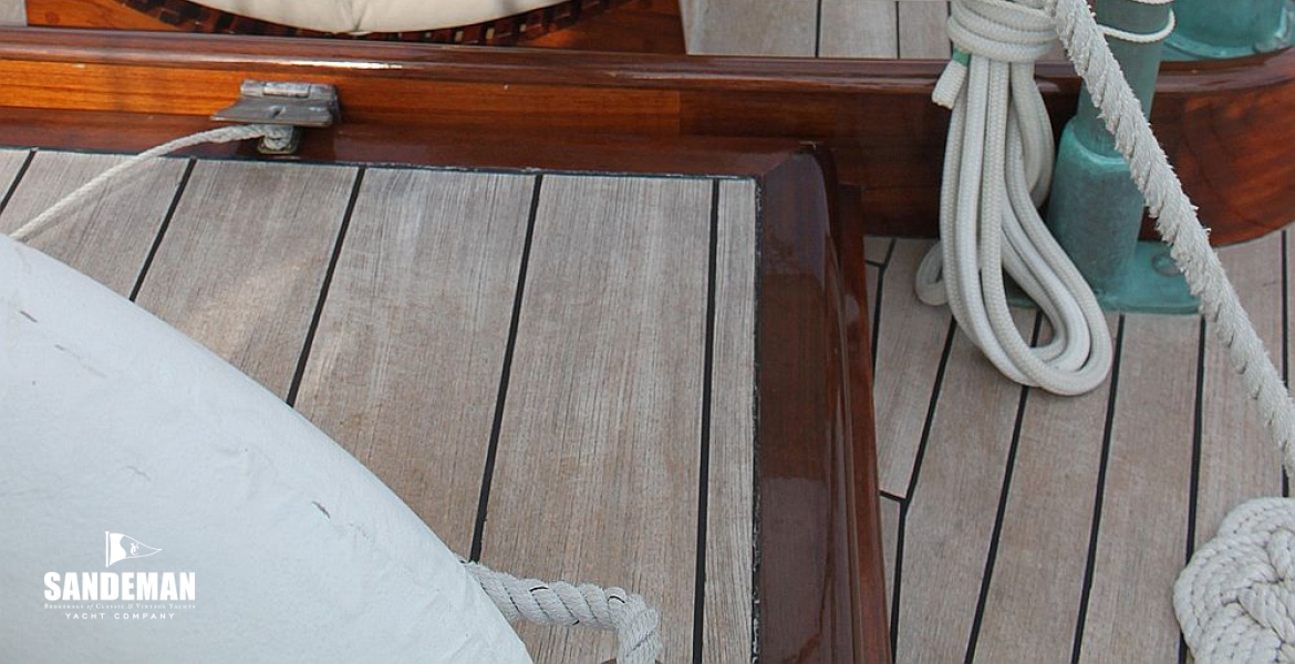 07Aftdeckvfwd.jpg