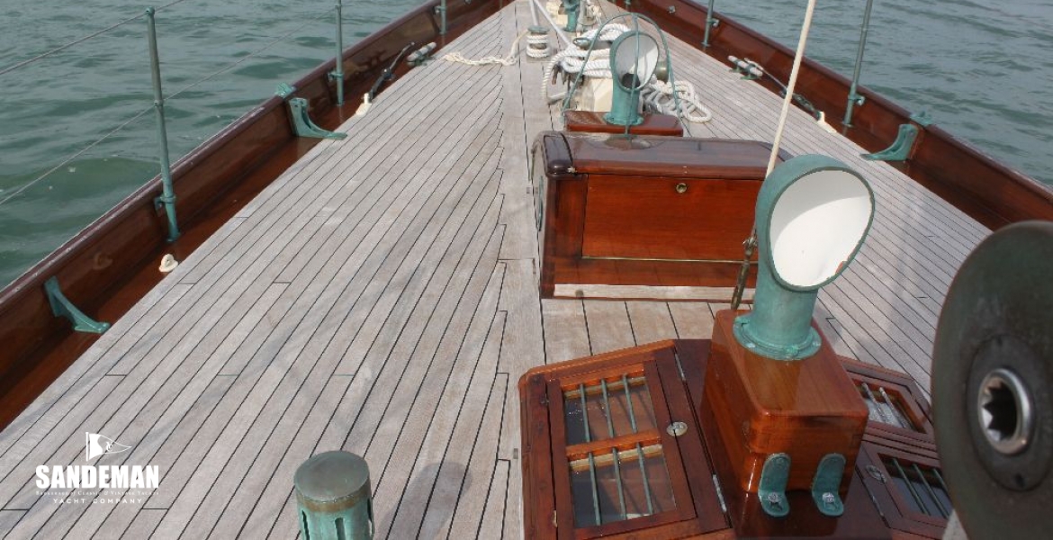 11Foredeck.jpg