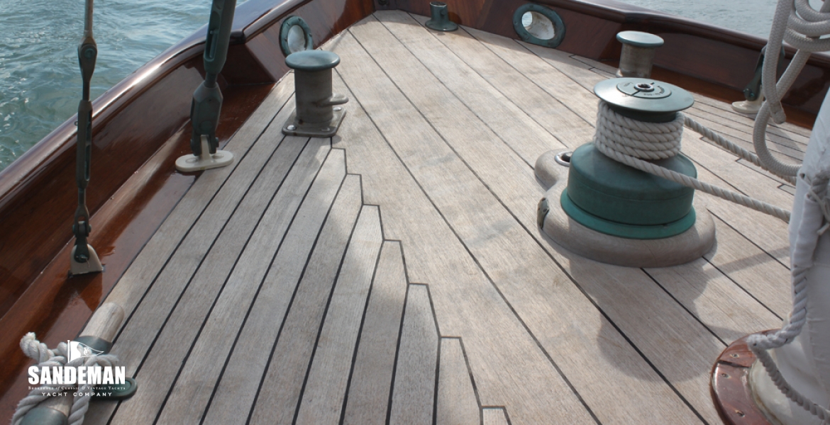 19Aftdeckdetail.jpg