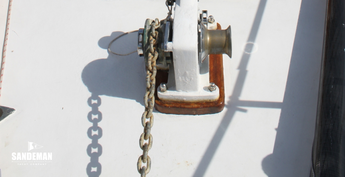 Foredeck view aft