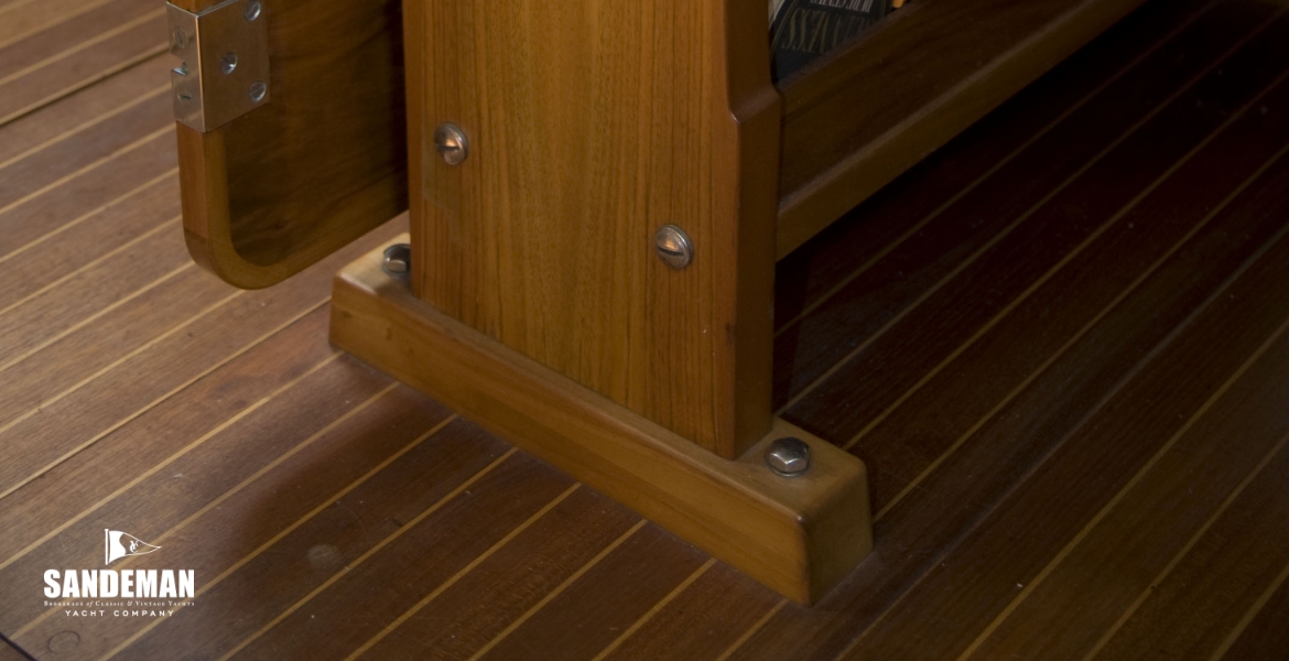 24Tabledetail.jpg