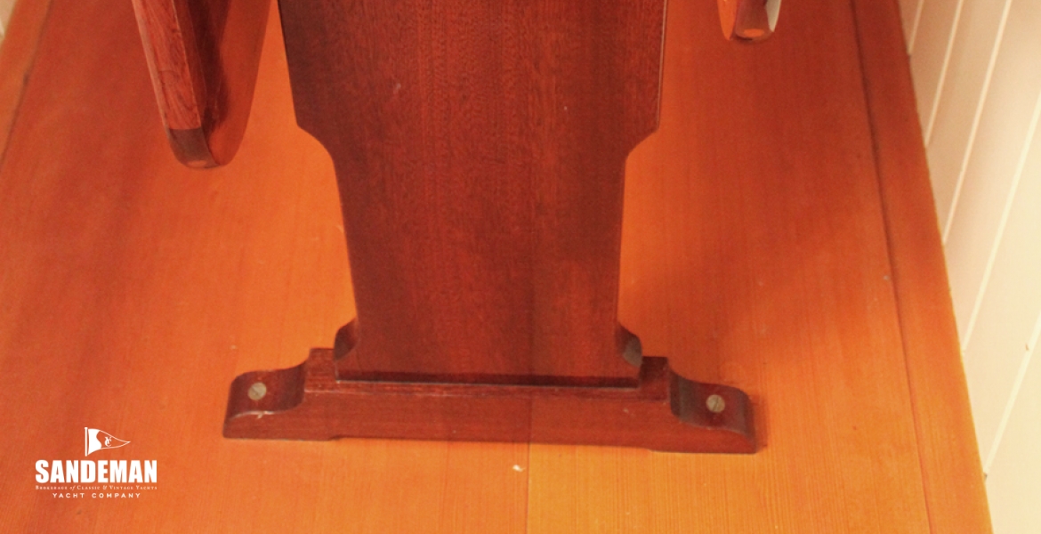 27Tabledetail.jpg