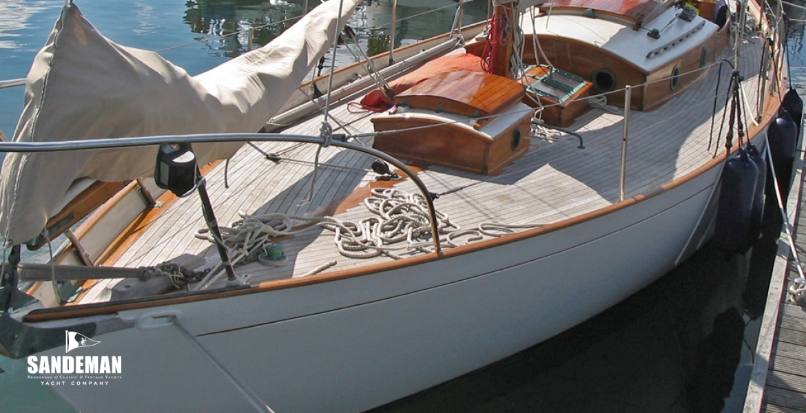 07Foredeckalongside.jpg