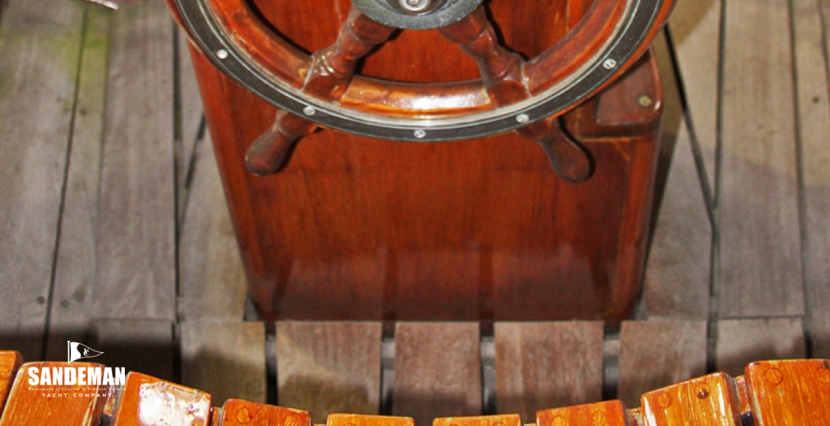 09Helm.jpg