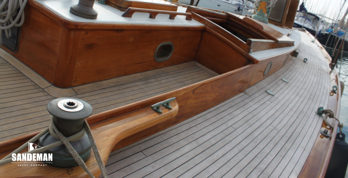 Stbd side deck view fwd