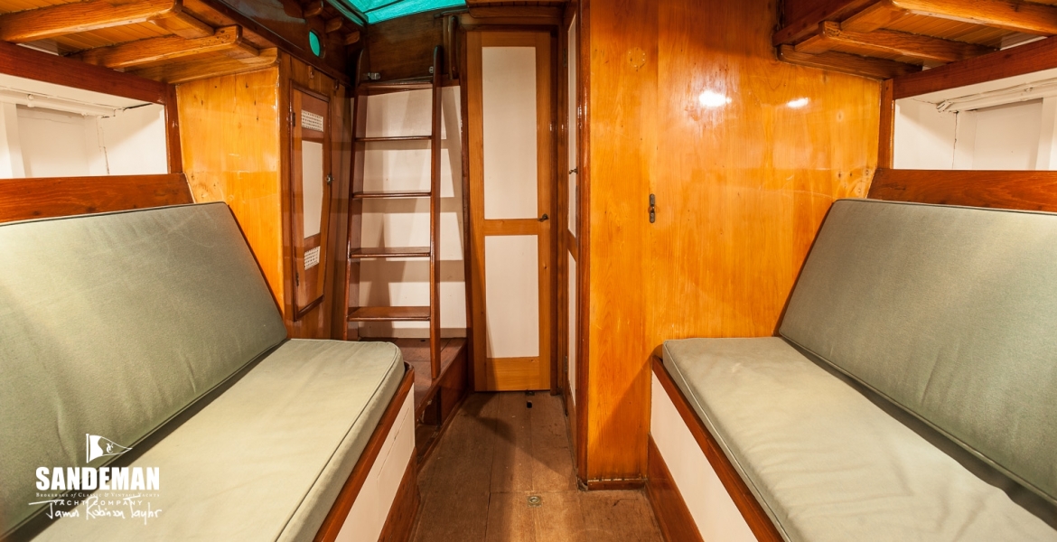 Saloon view aft
