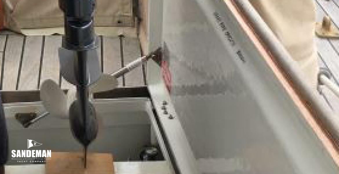 12 Stowing outboard