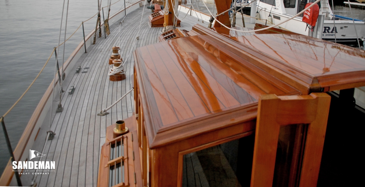 16 Deckhouse v to port fwd