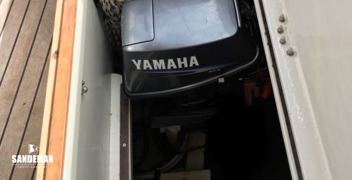 13 Outboard stowed