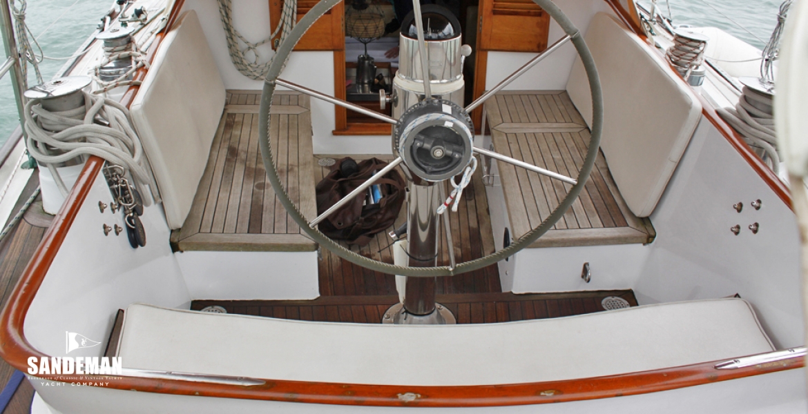 08 Helm v fwd
