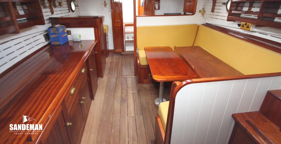 Saloon aft