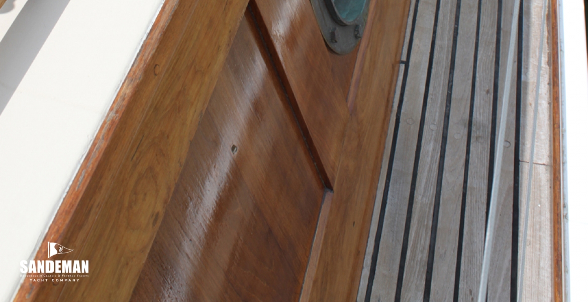 Sidedeck view forward