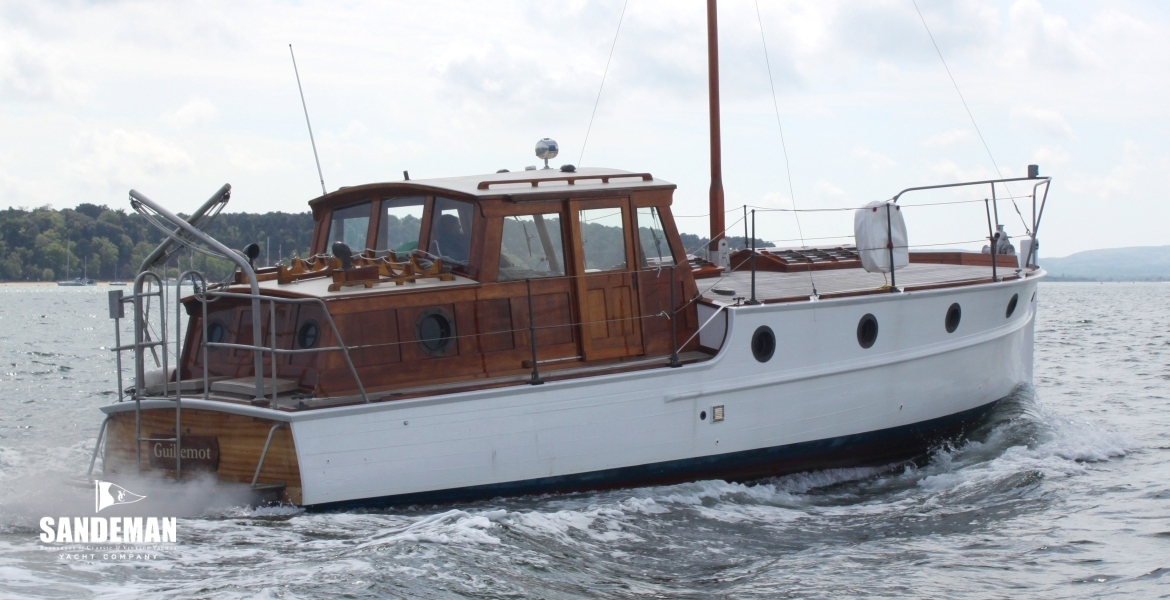 UNDERWAY STARBOARD QUARTER