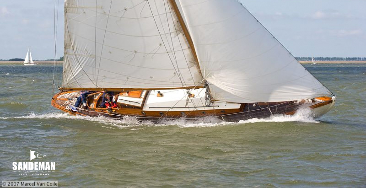 Undersail2.jpg