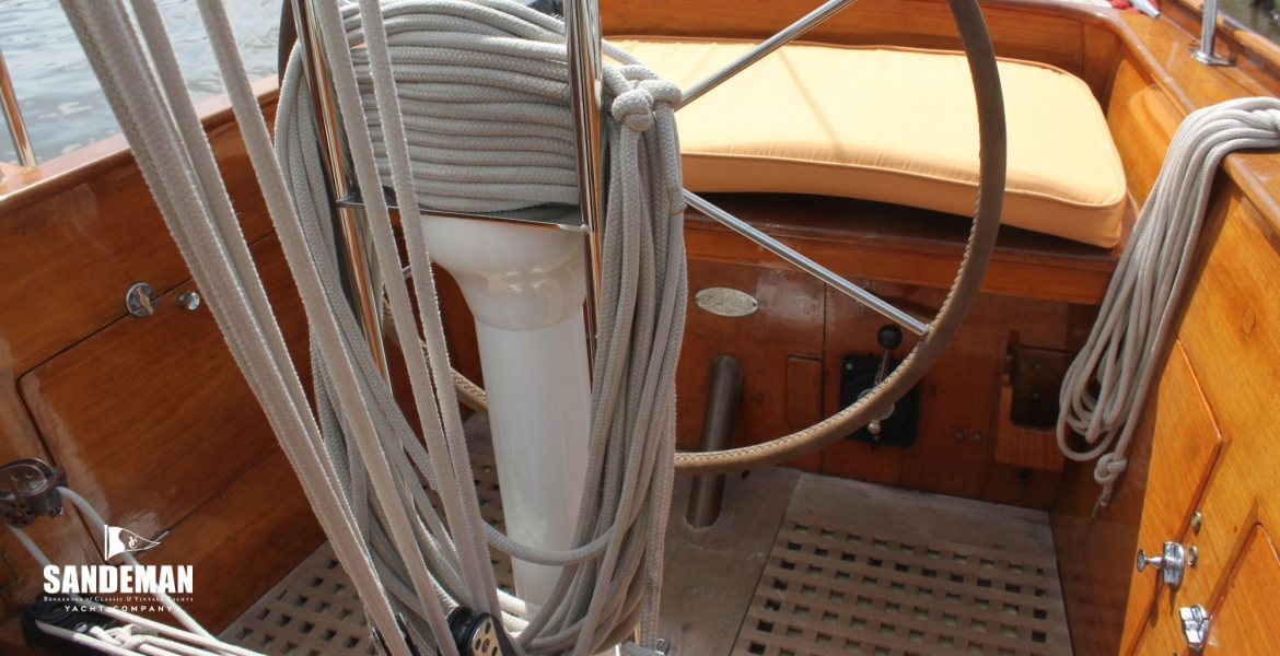 Helm v aft