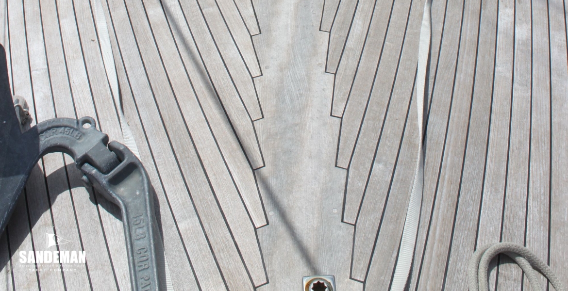 Foredeck v aft
