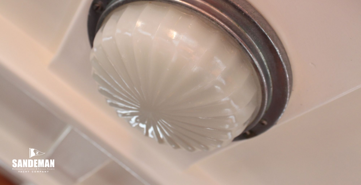 Deckhead light