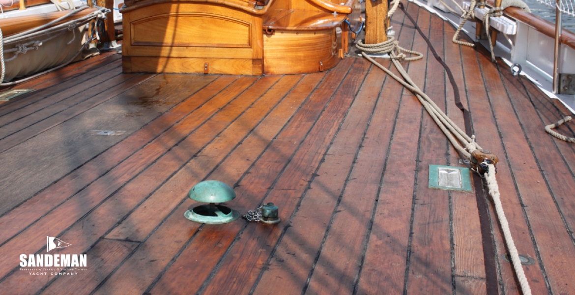 24 Mid deck v aft