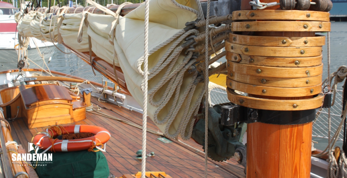 21 Mast v aft