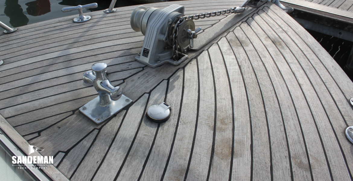 17Foredeck.jpg