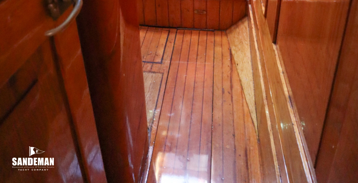 Passage forward to galley