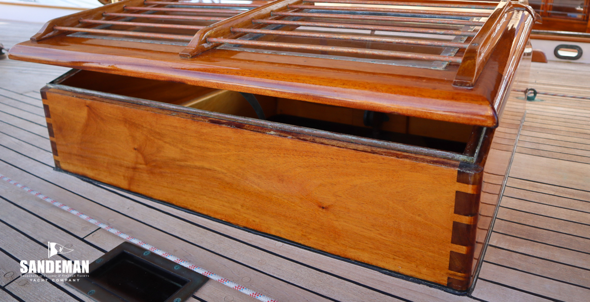 Saloon skylight
