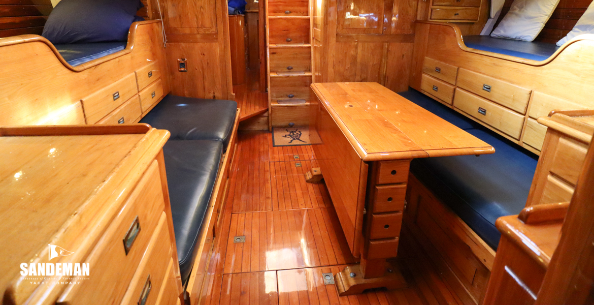 Saloon view aft
